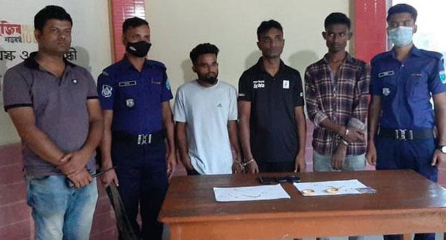 বিয়ানীবাজারে লুণ্ঠিত স্বর্ণালঙ্কারসহ ৩ ব্যক্তি গ্রেফতার