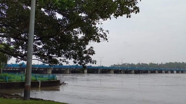 তিস্তা ব্যারেজের ৪৪টি জলকপাট খোলা, চর ও নিম্নাঞ্চল প্লাবিত