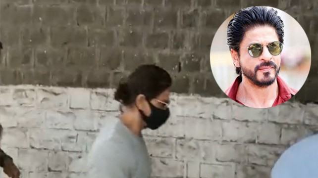 কারাগারে আরিয়ানের সাথে দেখা করলেন শাহরুখ খান