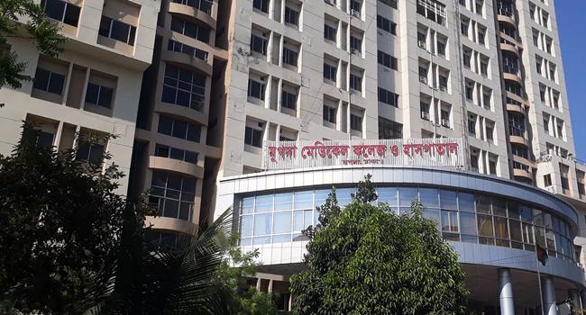 মুগদা হাসপাতালে আগুন, নিয়ন্ত্রণে কাজ করছে ফায়ার সার্ভিস