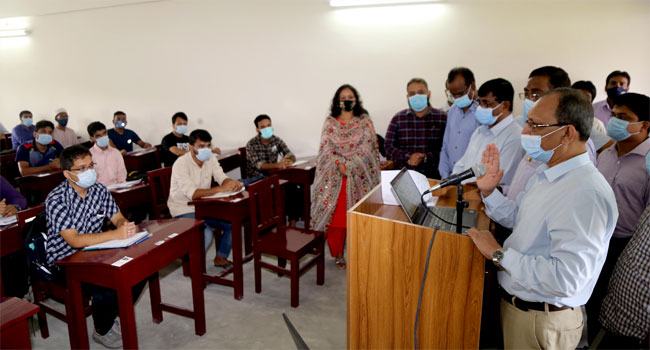 রাবিতে সশরীরে ক্লাস শুরু, উৎসবমুখর ক্যাম্পাস