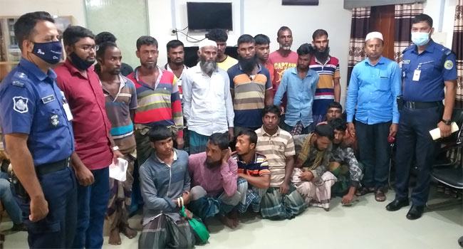 তজুমদ্দিনে নিষেধাজ্ঞা অমান্য করে মাছ শিকার, ৩১ জেলে আটক