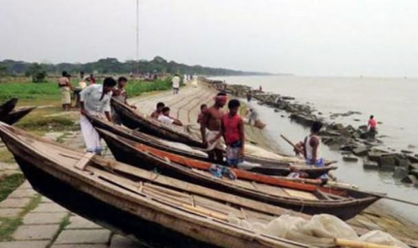 নিষেধাজ্ঞা শেষের পথে এখনো চাল পাননি জেলেরা