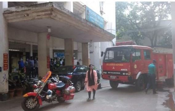 ঢাবির ভর্তি পরীক্ষা কেন্দ্রে আগুন