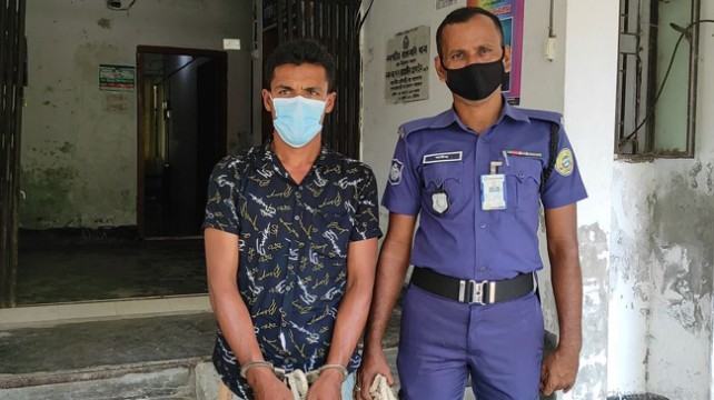 ফেসবুকে প্রধানমন্ত্রীর ছবি বিকৃতির অভিযোগে যুবক আটক