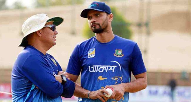 ডমিঙ্গোর ভূমিকা নিয়ে প্রশ্ন তুললেন মাশরাফি