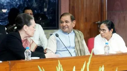 মমতার প্রতি কংগ্রেসের ক্ষুব্ধ প্রতিক্রিয়া