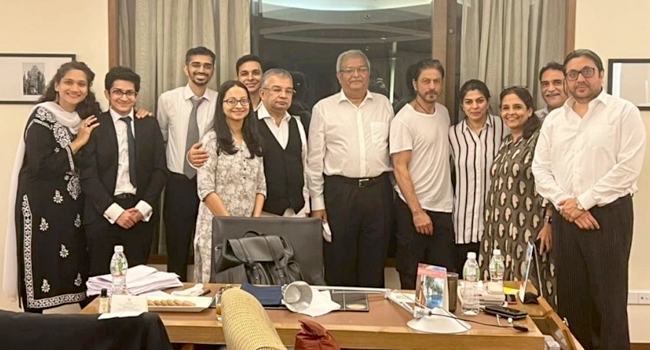 ছেলের জামিনে মান্নাতে লিগ্যাল টিম নিয়ে শাহরুখের উচ্ছ্বাস