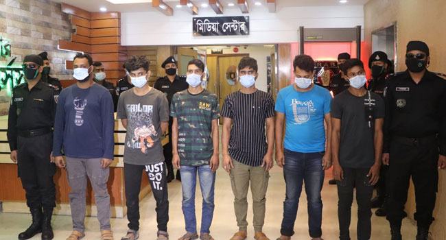 সাভারে পুলিশ পরিচয়ে ডাকাতির প্রস্তুতি, আটক ৬
