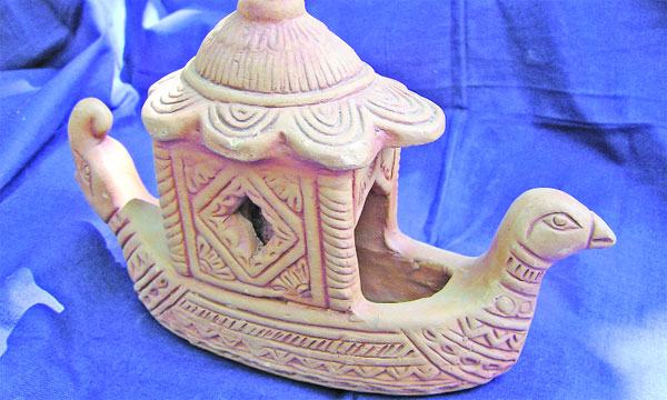 পোড়ামাটির নৌকা বৃত্তান্ত