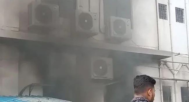 ভারতে হাসপাতালে আগুন : ১০ করোনা রোগীর মৃত্যু