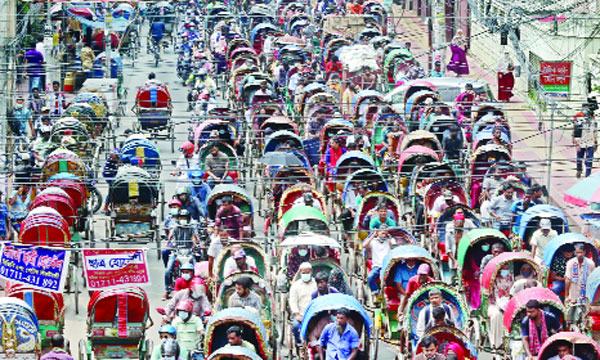 পরিবহন ধর্মঘটে বাজারে আগুন
