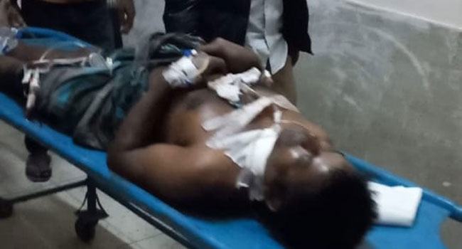 স্ত্রীর সহায়তায় স্বামীকে গলা কেটে হত্যার চেষ্টা পরকীয়া প্রেমিকের!