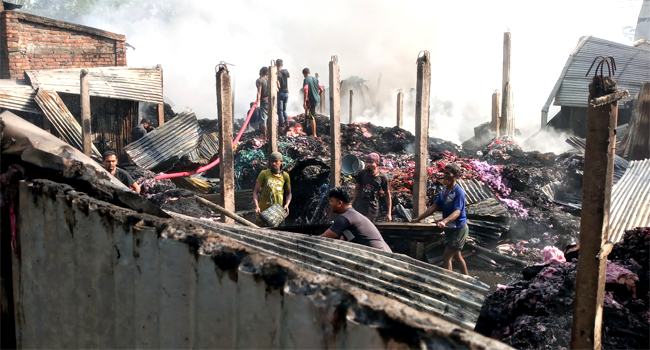 রাণীনগরে অগ্নিকাণ্ডে ২টি তুলার মিল পুড়ে ছাই