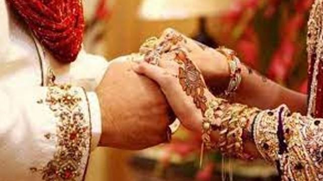 প্রেম থেকে বিয়ে, মনোমালিন্যের পর স্বামীর বিরুদ্ধে ধর্ষণ মামলা