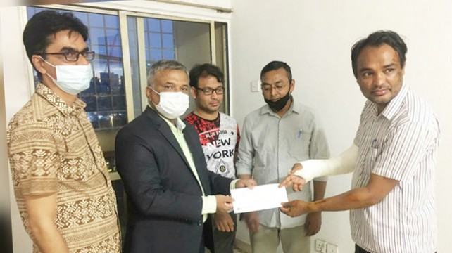 মালয়েশিয়ায় দুর্ঘটনায় আহত সাংবাদিককে হাইকমিশনারের আর্থিক সহায়তা