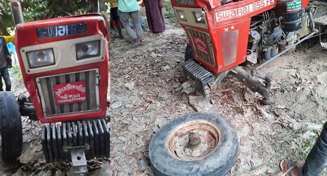 নবাবগঞ্জে ট্রাক্টরের ধাক্কায় বাবা-ছেলে নিহত