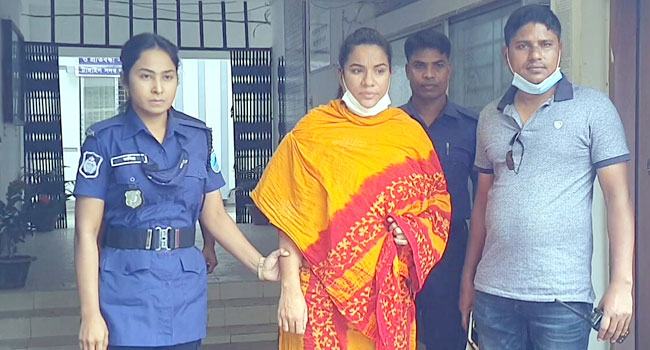 আইজিপির স্ত্রী পরিচয়ে কনস্টেবল নিয়োগে তদবির করা সেই রুমা গ্রেফতার