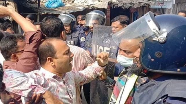 বিএনপি, যুবদল ও ছাত্রদলের নেতাকর্মীদের নামে পুলিশের মামলা