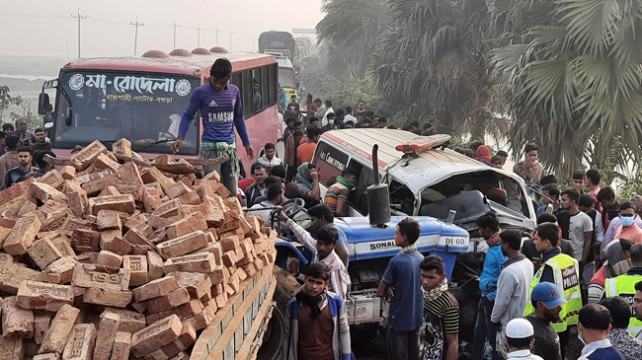 সিংড়ায় সড়ক দুর্ঘটনায় নিহত ১