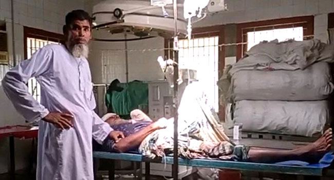 মাগুরায় জমির বিরোধে বাবাকে কুপিয়ে আঙ্গুল কর্তন