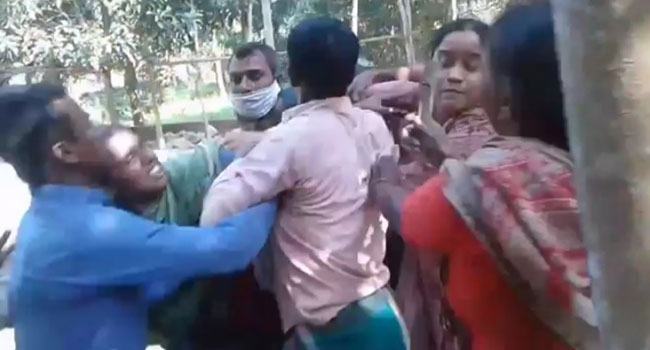মহাদেবপুরে মসজিদের জায়গা দখল করে থাকা নিয়ে সংঘর্ষ, আহত ৮