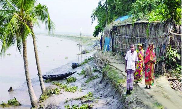 কপোতাক্ষে ফের ভাঙন : ঝুঁকিতে আশ্রয়ণ প্রকল্প ঘরবাড়ি হাটবাজার
