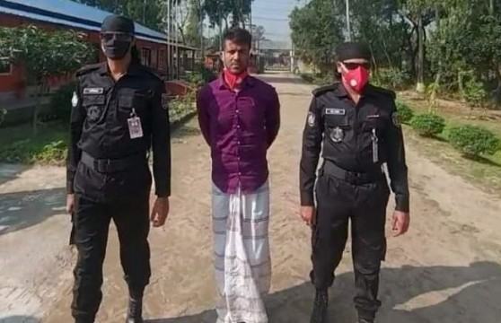 পরকীয়া : গাজীপুরে স্ত্রীকে গলাকেটে খুন, স্বামী গ্রেফতার