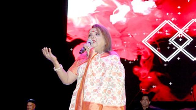 সাবিনার সুরে রঙিন হলো ফোবানা