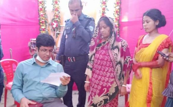 বিয়ে বাড়িতে বরের যেতে বারণ