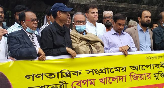 ওবায়দুল কাদেরকে কেন চিকিৎসার জন্য বিদেশ নেয়া হয়েছিল, প্রশ্ন রিজভীর