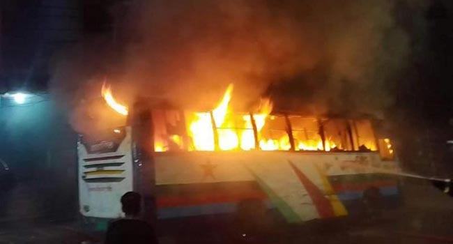 রামপুরায় বাসে অগ্নিসংযোগ-ভাঙচুরের মামলায় গ্রেফতার ২