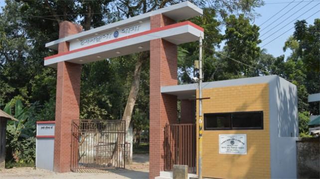 পুলিশের মামলায় পুরুষশূণ্য কয়েকটি গ্রাম