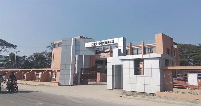 প্রান্তিক ২০০ নারীকে ব্যবসায় সহায়তা দিলেন নোয়াখালী পৌরসভা