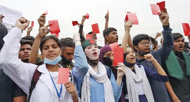 অন্যায় অনিয়ম অশুভের বিরুদ্ধে লাল কার্ড!