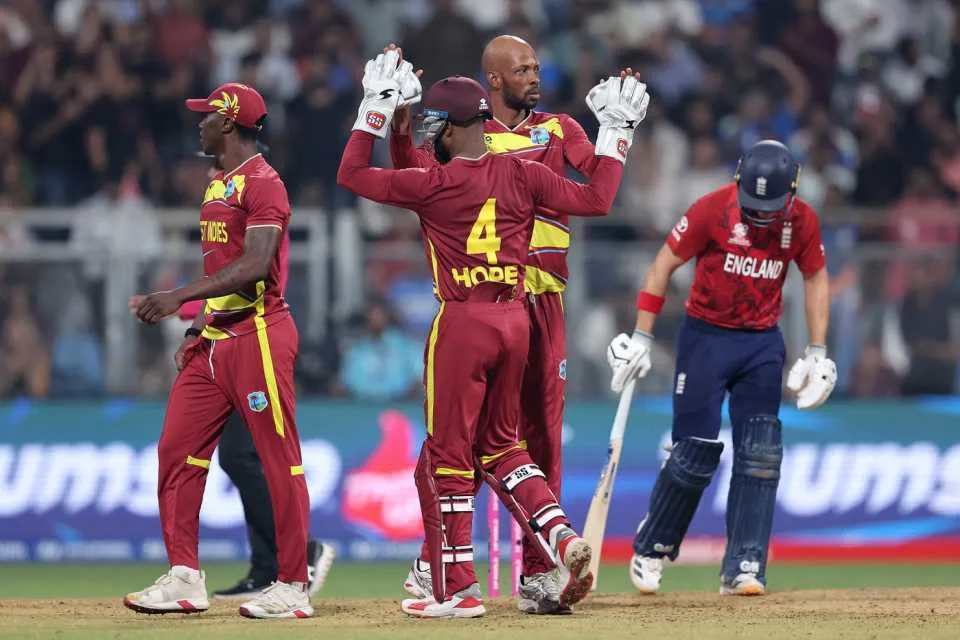 ইংল্যান্ডকে উড়িয়ে জয়ের ধারা ধরে রাখল ওয়েস্ট ইন্ডিজ
