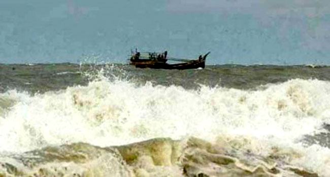 বঙ্গোপসাগরে ১১ দিন ধরে ট্রলারসহ ১১ জেলে নিখোঁজ