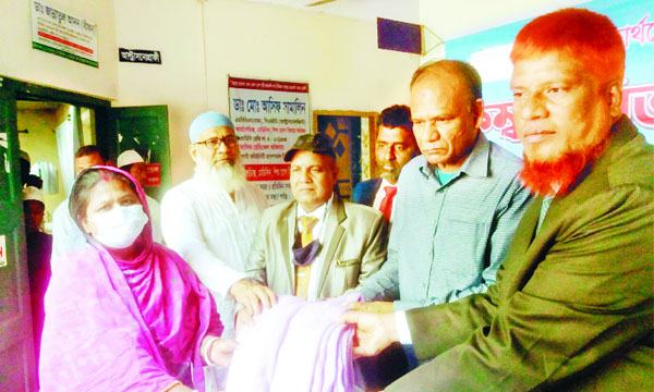 ঈশ্বরদীতে ইবনে সিনার কম্বল বিতরণ