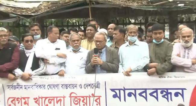 খালেদা জিয়াকে ‘চিকিৎসাহীনতার ক্রসফায়ারে’ হত্যাচেষ্টা হচ্ছে : রিজভী