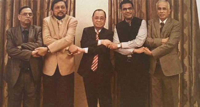 বাবরি মসজিদ রায় দেয়ার পর ৫-স্টার খানা ও মদ্যপান করেছিলেন গগৈসহ বিচারপতিরা!