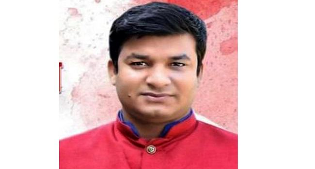 হৃদরোগে আক্রান্ত বাবার সামনে কর্মীকে জুতা পেটা করলেন ছাত্রলীগ সভাপতি