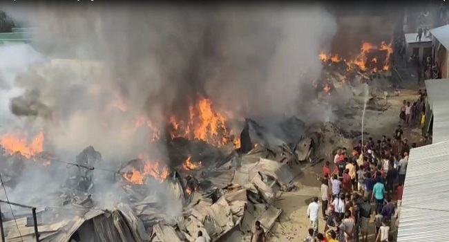 গাজীপুরে ঝুট গুদামের আগুনে ৬ গুদাম ক্ষতিগ্রস্ত