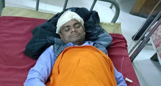 বালিয়াডাঙ্গীতে ছাত্রলীগ নেতার অস্ত্রের আঘাতে বিএনপির নেতা আহত