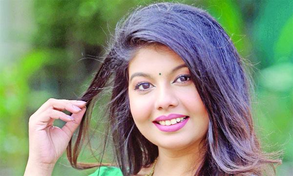 গানে স্বপ্নপূরণের যাত্রী ইয়াসমিন লাবণ্য