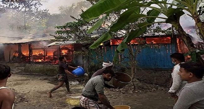 পেকুয়ায় আগুনে পুড়েছে তিনভাইয়ের বসতবাড়ি