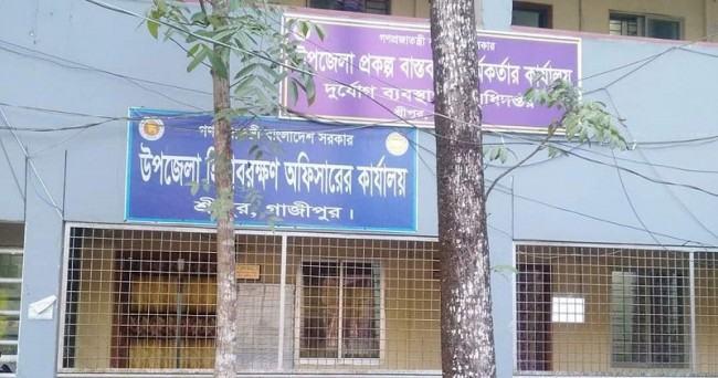 জীবিতকে মৃত দেখিয়ে পেনশন বন্ধ রাখার অভিযোগ