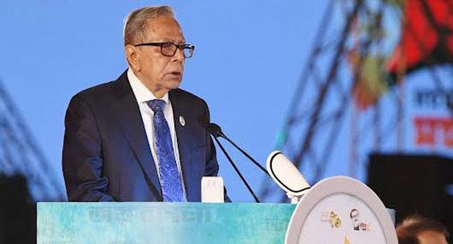 স্বাধীনতার সুফল জনগণের দোরগোড়ায় পৌঁছাতে সকলকে আন্তরিকভাবে দায়িত্ব পালনের আহ্বান রাষ্ট্রপতির