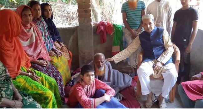 নয়া দিগন্তে সংবাদ প্রকাশের পর মকবুলের পাশে পৌর মেয়র