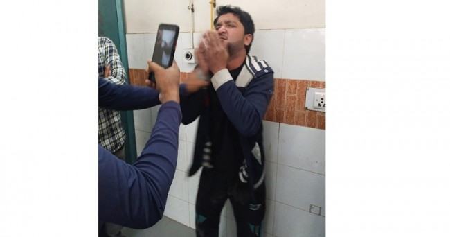 রোগীর স্বর্ণের বালা নিয়ে পালানোর সময় ইজিবাইকচালক আটক