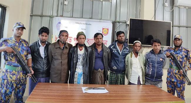 অপহৃত তিন রোহিঙ্গা জীবিত উদ্ধার, অস্ত্রসহ আটক ৭